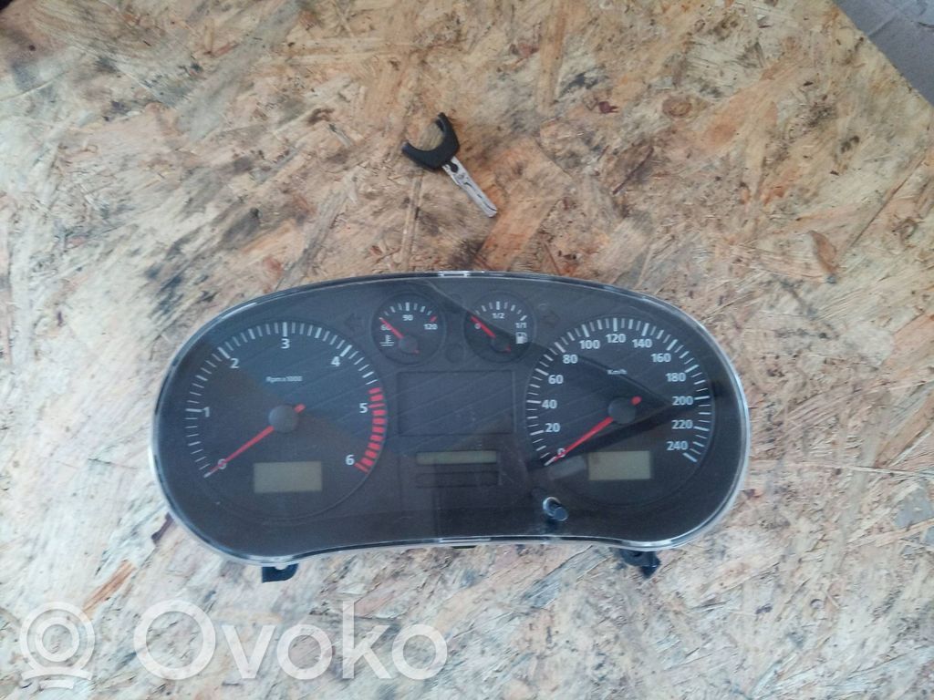 Seat Toledo II (1M) Spidometras (prietaisų skydelis) 