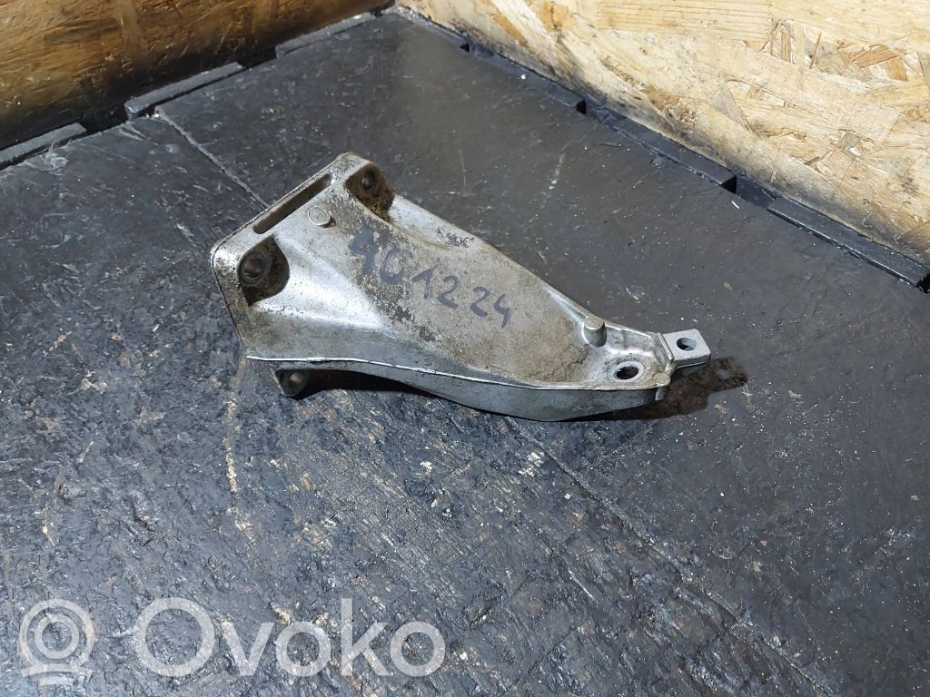 BMW 5 E34 Engine mounting bracket 