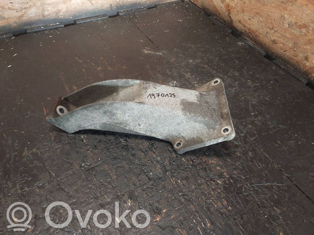 BMW 5 E39 Engine mounting bracket 