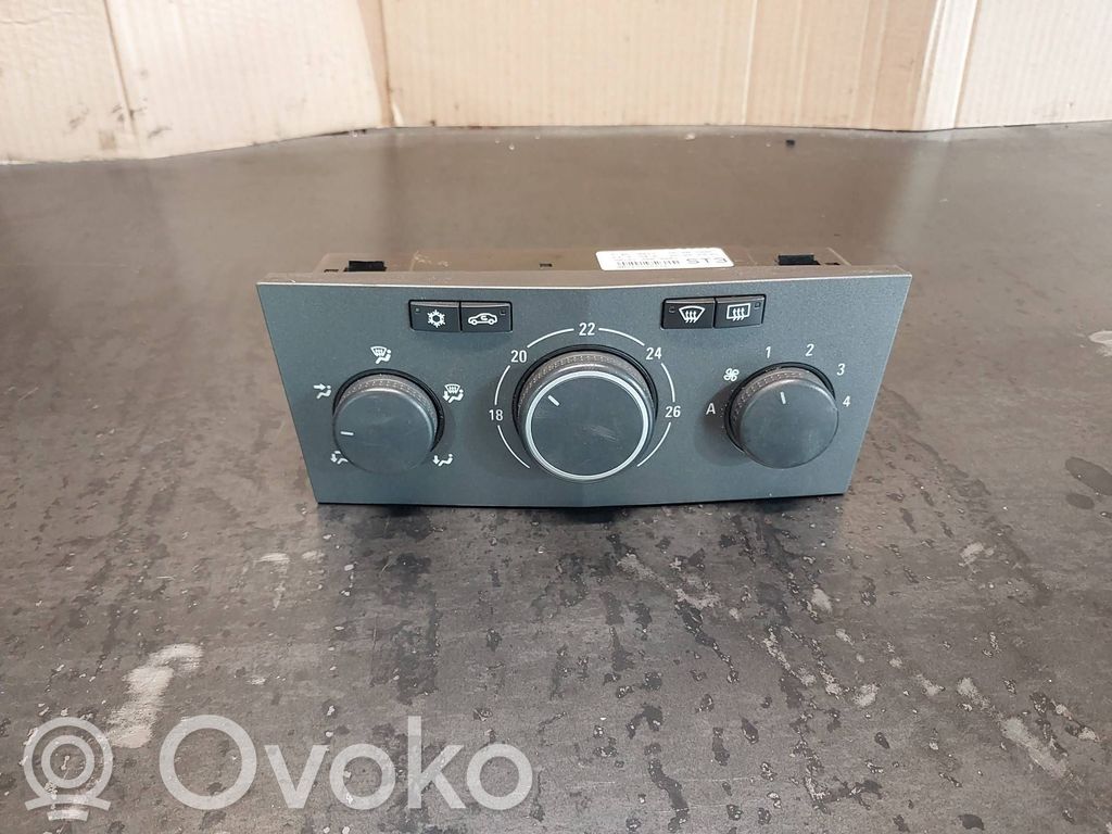 Opel Astra H Climate control unit 