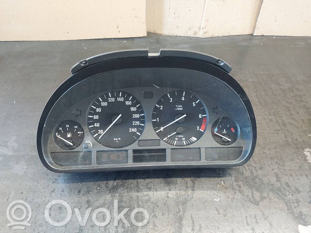 BMW 5 E39 Spidometrs (instrumentu panelī) 