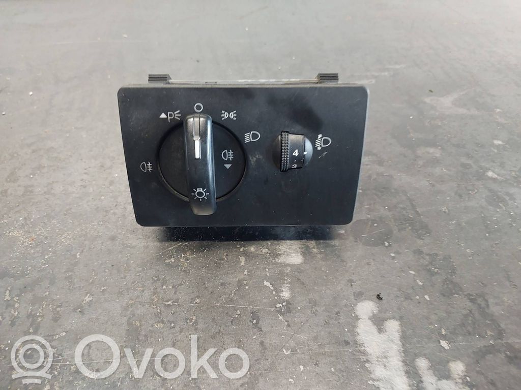 Ford C-MAX I Light switch 
