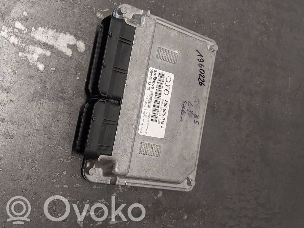 Audi A4 S4 B5 8D Engine control unit/module 