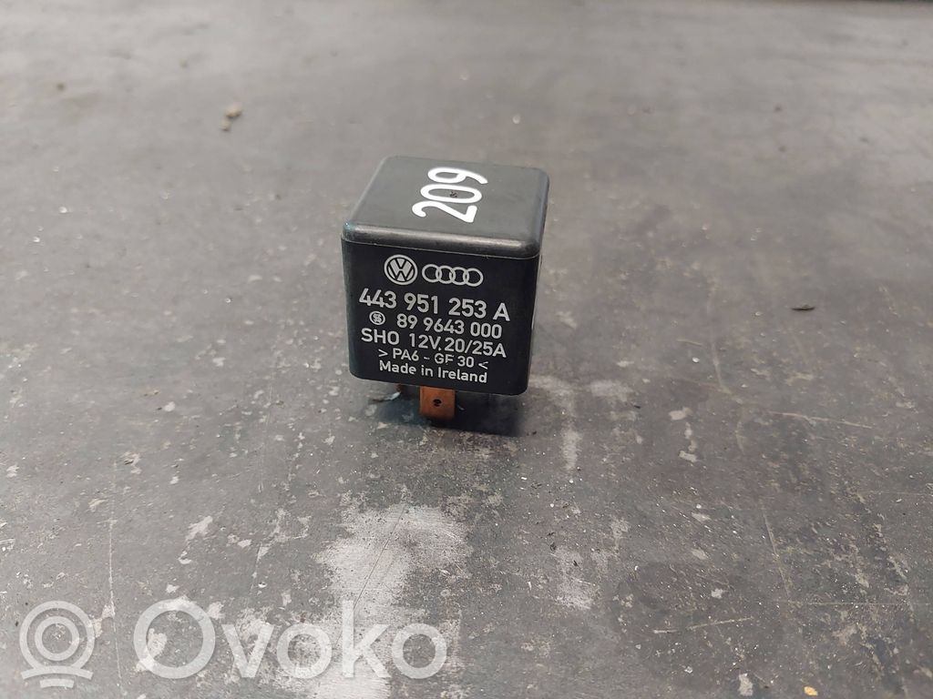 Audi A4 S4 B5 8D Other relay 