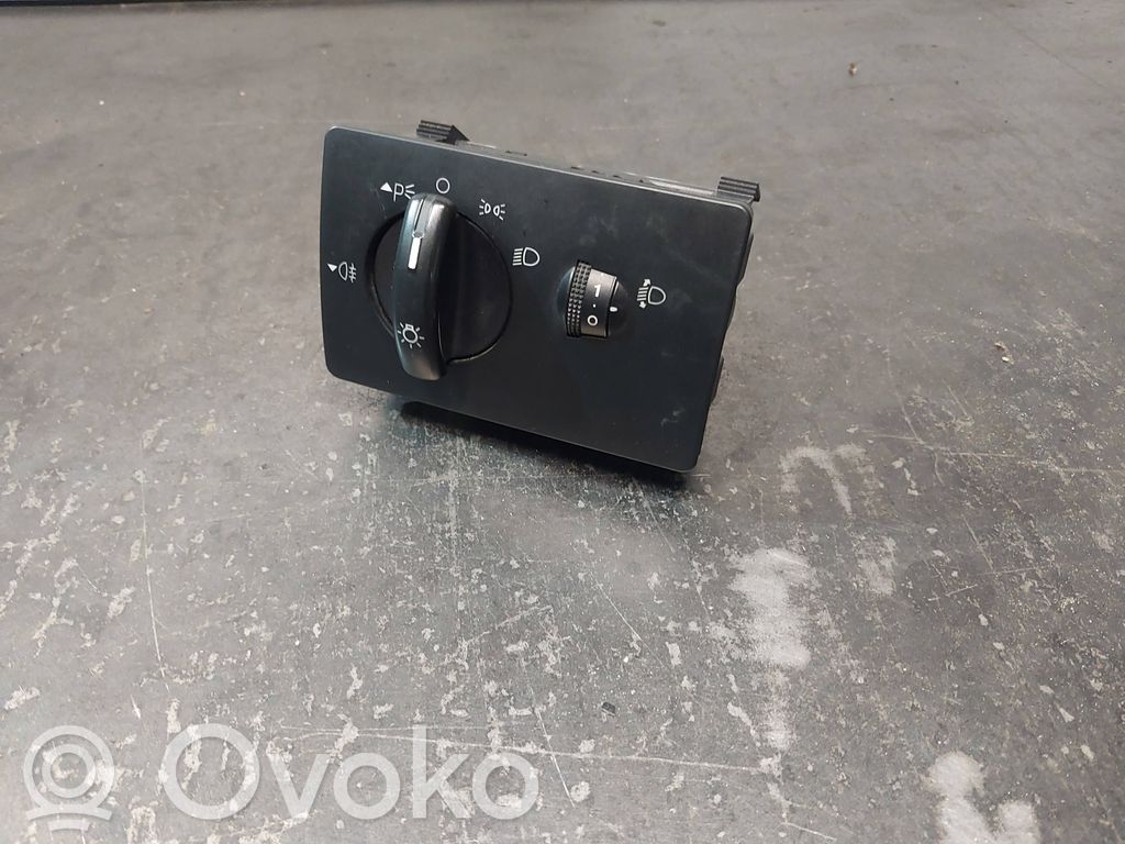 Ford C-MAX I Light switch 
