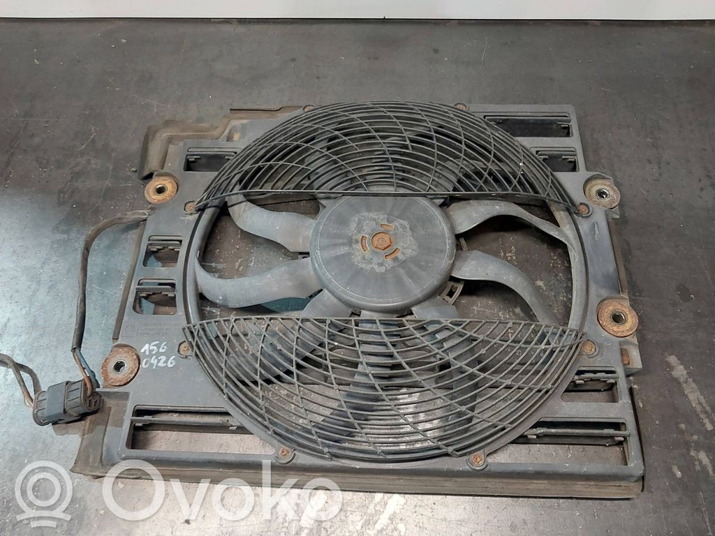 BMW 5 E39 Elektrisks radiatoru ventilators 