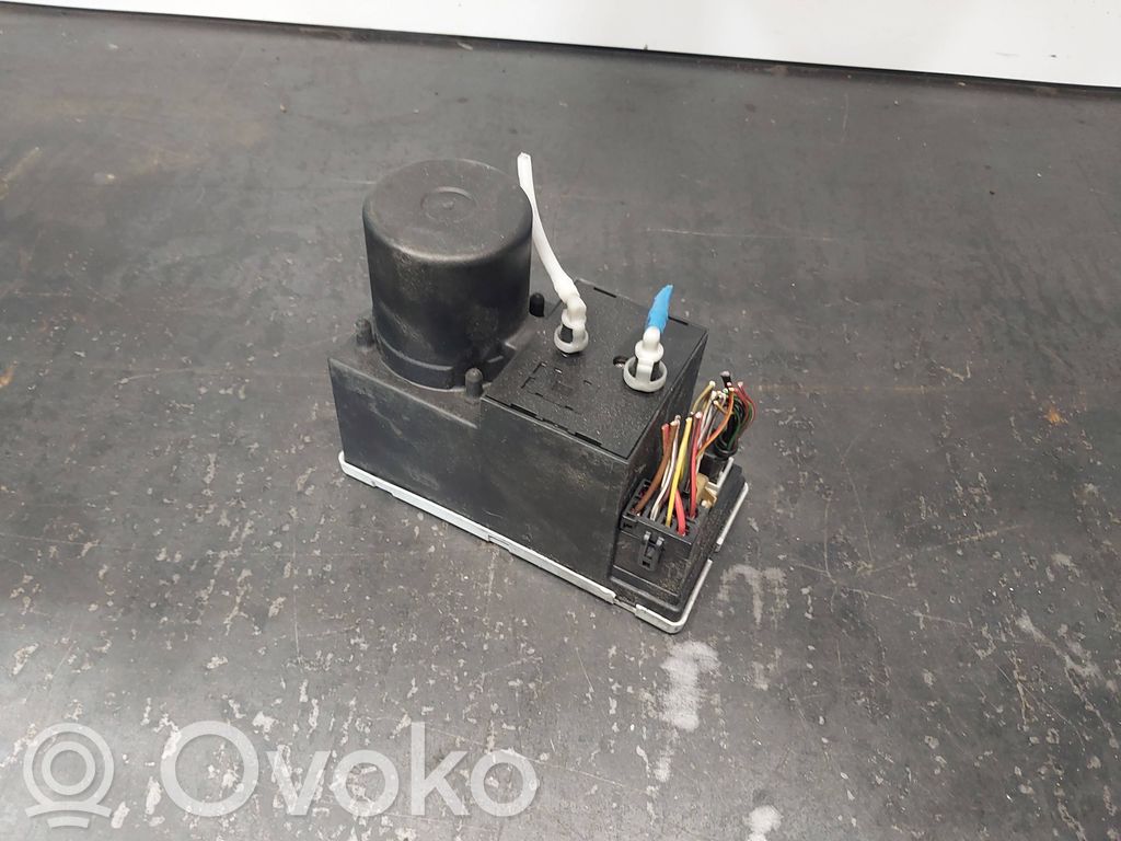 Audi A3 S3 8L Central locking vacuum pump 