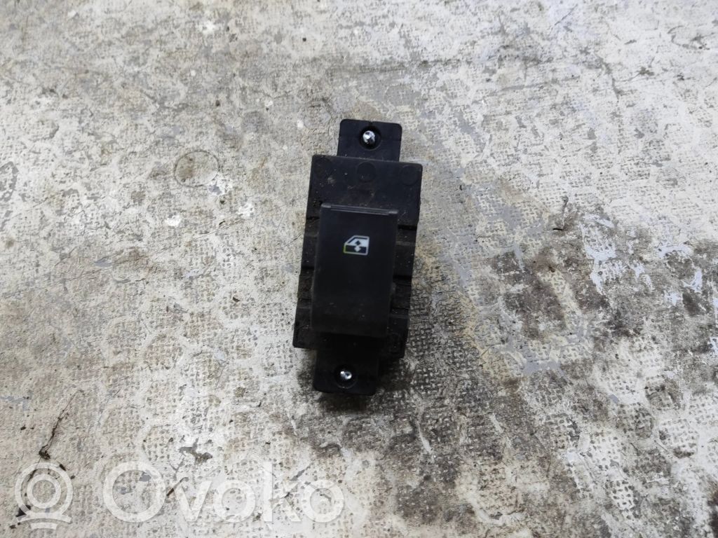 Chevrolet Captiva Electric window control switch 
