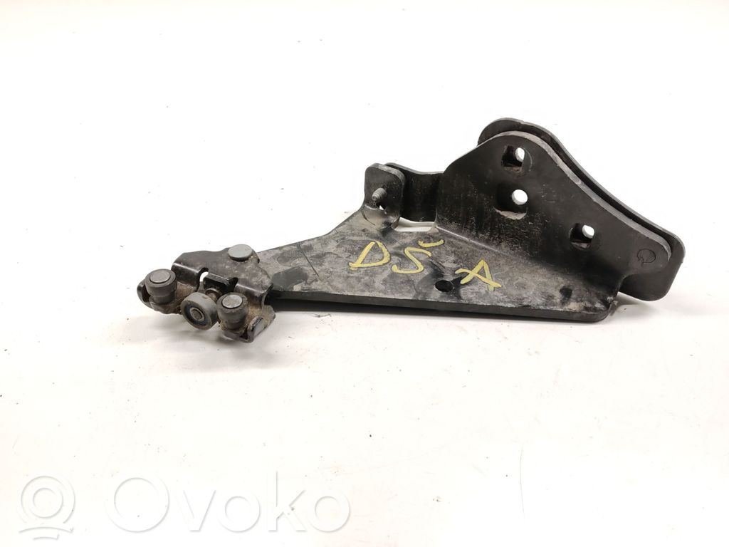 Renault Kangoo II Sliding door lower roller guide/hinge 
