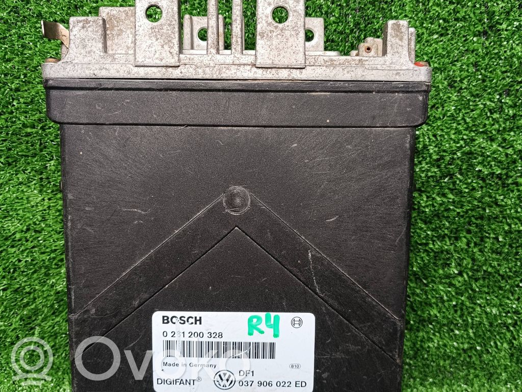 Engine control unit/module   0261200328,037906022ED