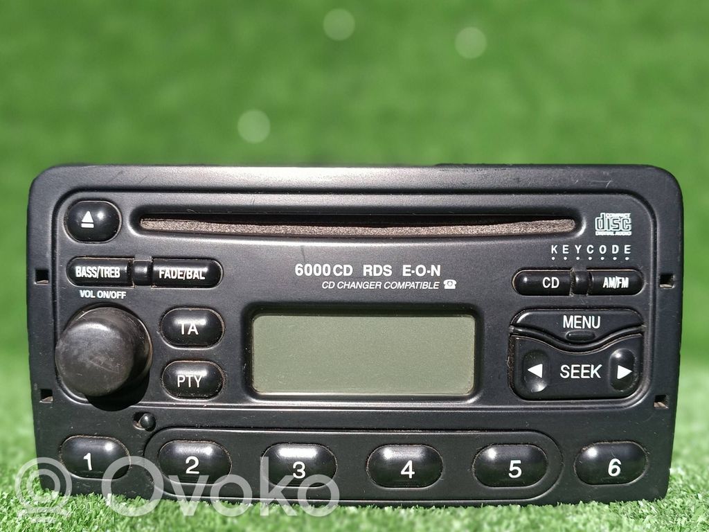 Ford Focus Radio/CD/DVD/GPS head unit 