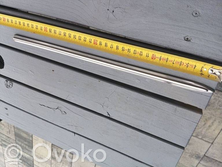 Front arch trim