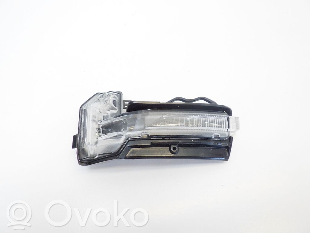 Audi Q3 F3 Peilin suuntavilkku 