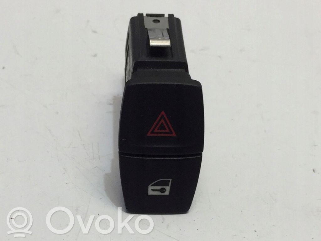 BMW 2 F22 F23 Przycisk świateł awaryjnych 