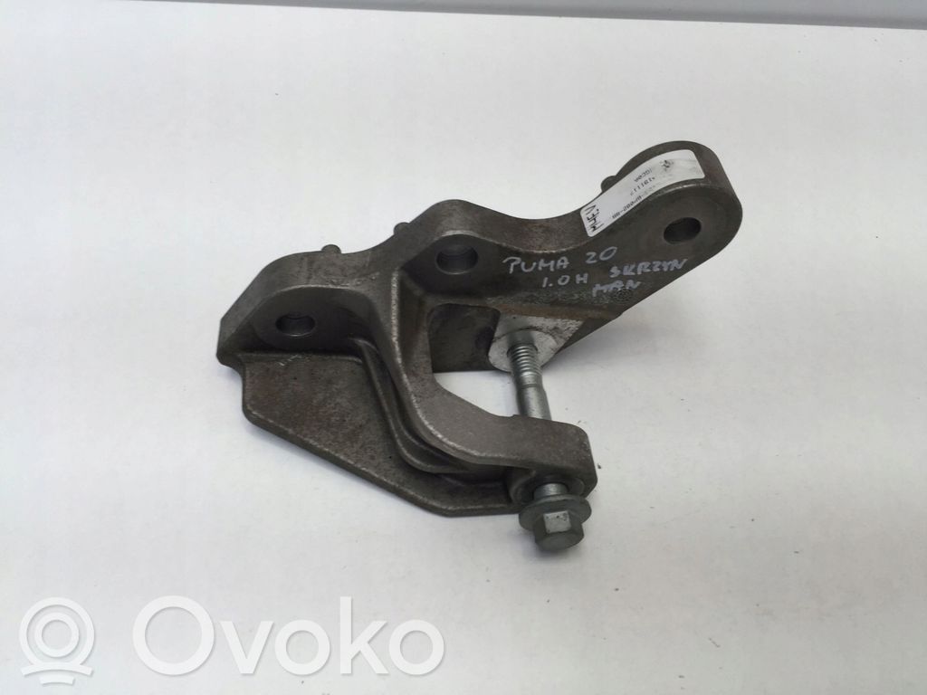 Ford Puma Gearbox mounting bracket 