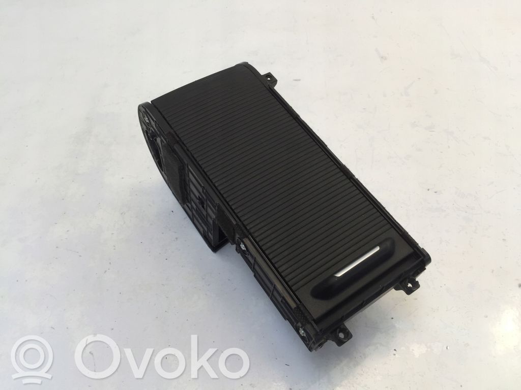 KIA Ceed Becherhalter Getränkehalter Cupholder vorne 