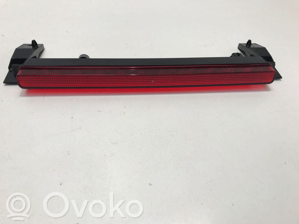 Volvo XC40 Third/center stoplight 