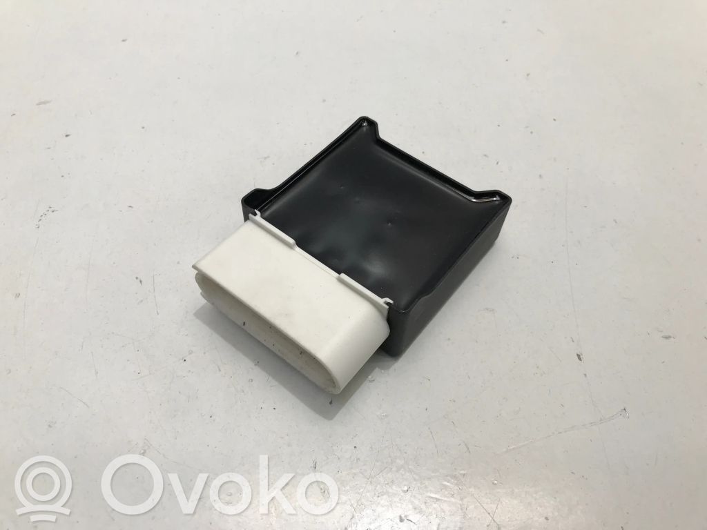 Volvo XC40 Fuel pump relay 
