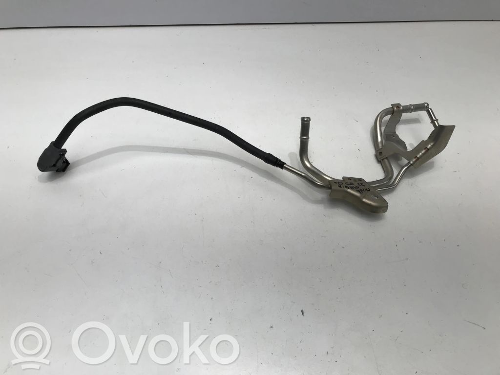 Mazda CX-60 Degvielas caurulīte (-es) 