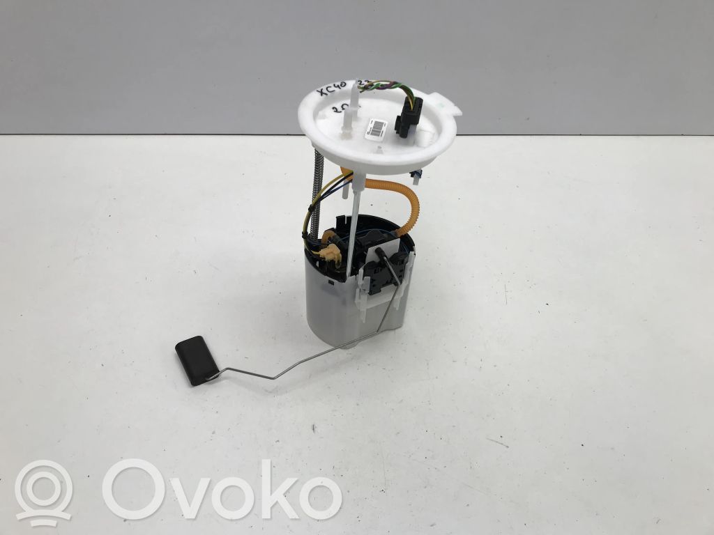 Volvo XC40 Bomba interna de combustible 