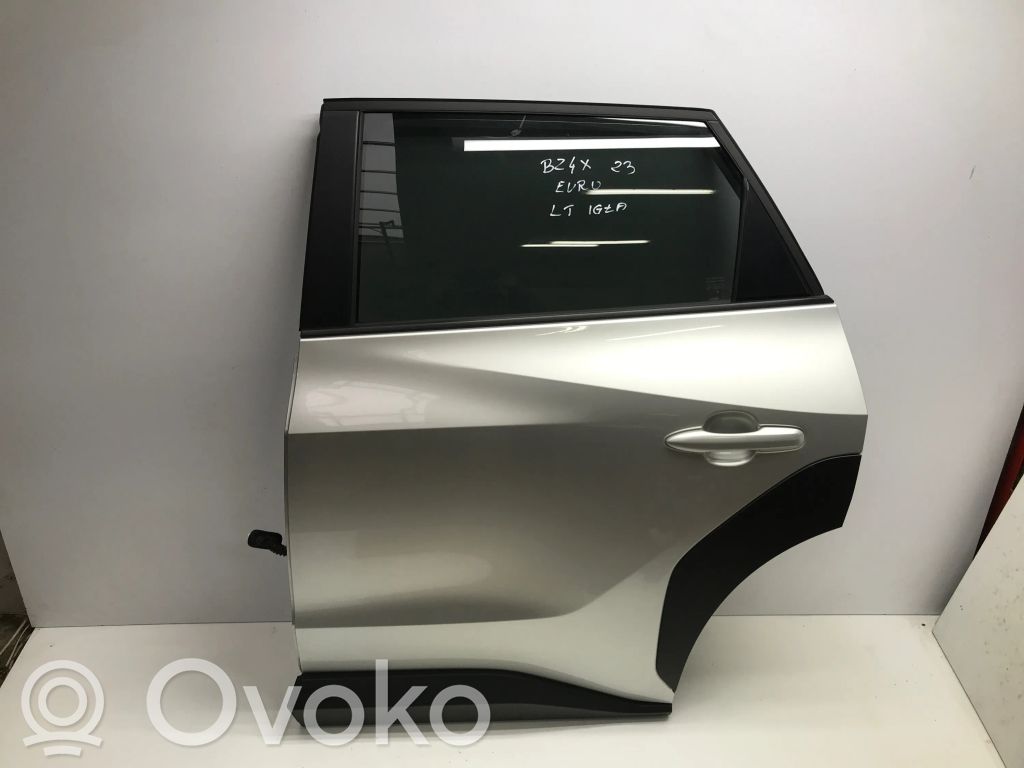 Toyota bZ4X Galinės durys 