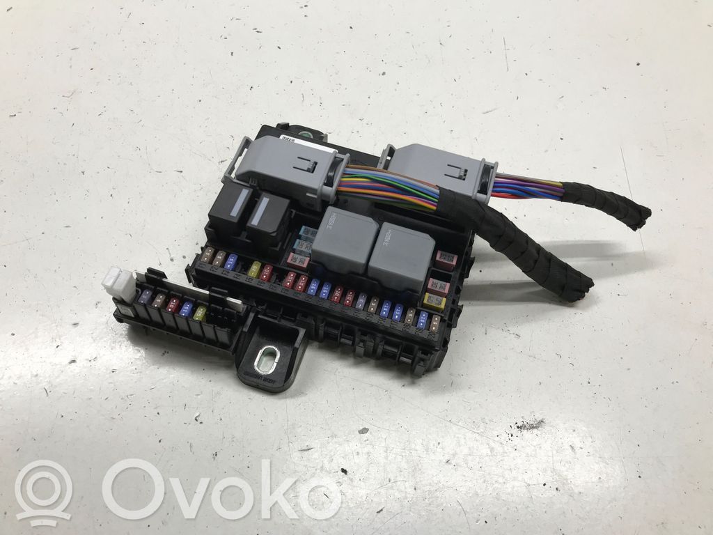 Jaguar I-Pace Fuse module 