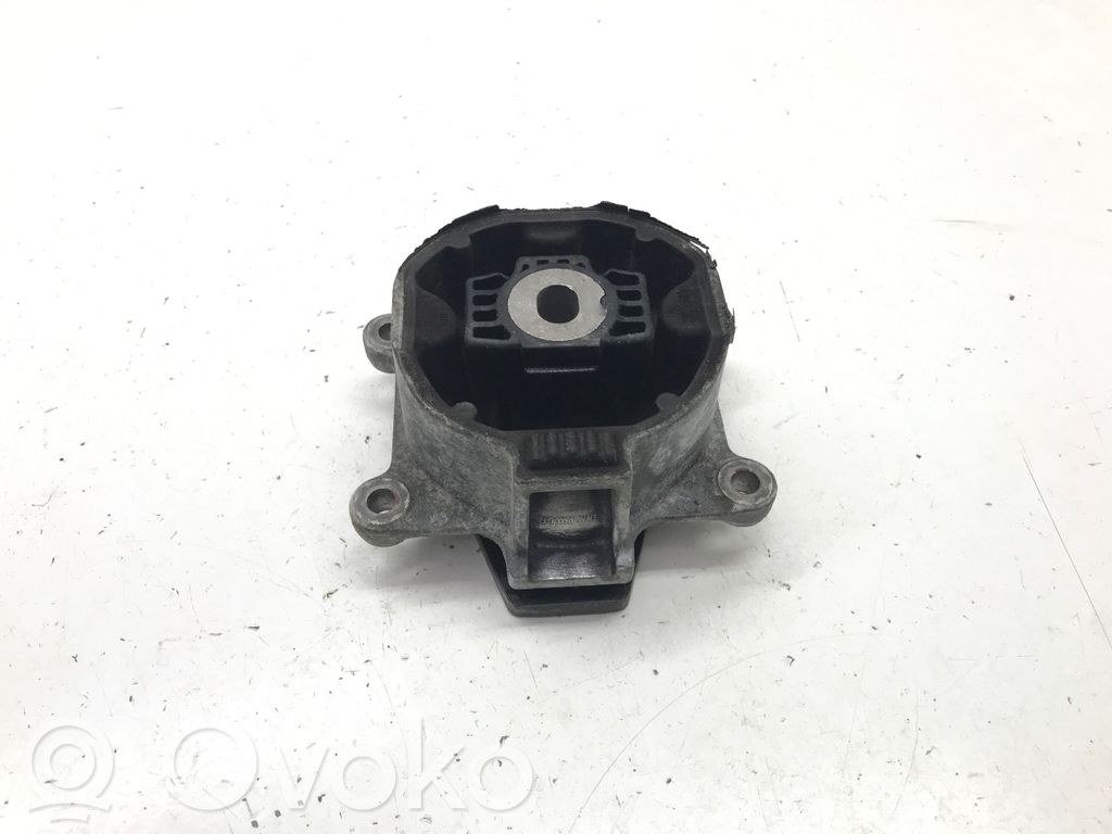 Jaguar I-Pace Engine mount vacuum valve 