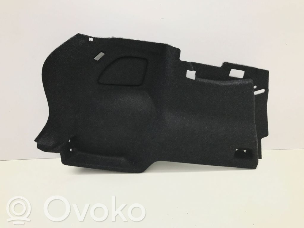 Volvo XC40 Boczek / Tapicerka / bagażnika 