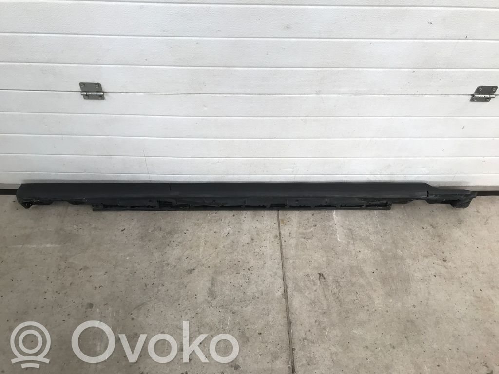 Mazda CX-60 Kynnyksen/sivuhelman lista 