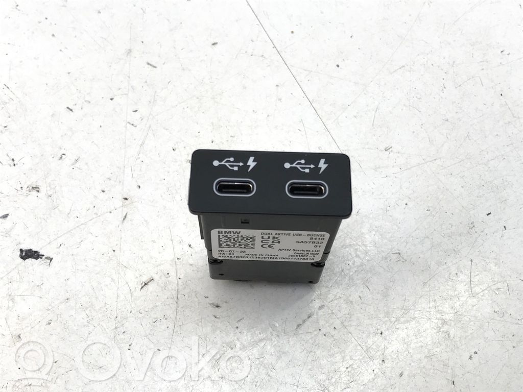 BMW 2 Active Tourer U06 USB socket connector 
