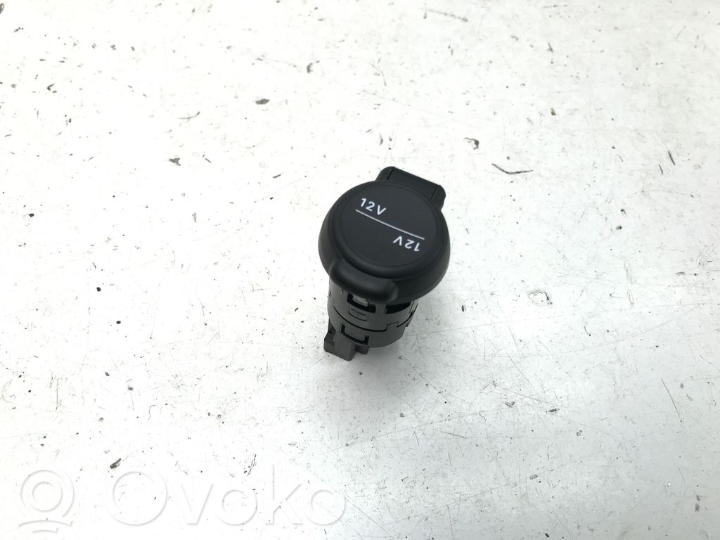 Peugeot 3008 III 12 V Socket (front) 