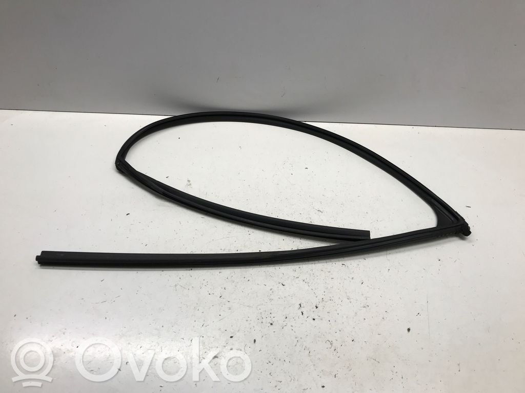 Honda ZR-V Apdares gumija (pie loga rūts) 