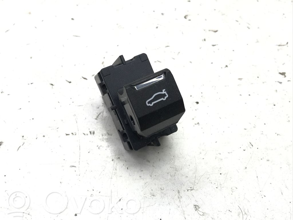 BMW X1 U11 Tailgate/boot open switch button 
