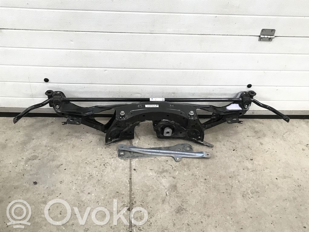 BMW X1 U11 Galinis traversas 
