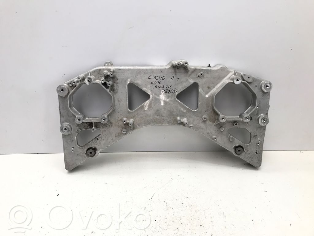 Volvo XC40 Engine mounting bracket 