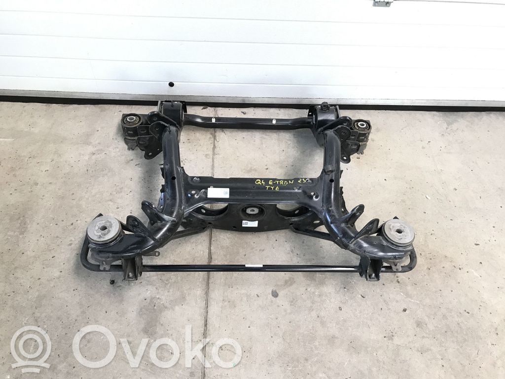 Audi Q4 e-tron Galinis traversas 