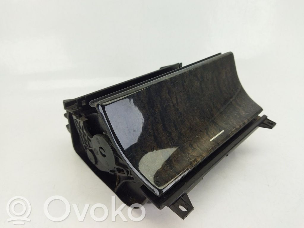 Mercedes-Benz E W210 Aschenbecher vorne 