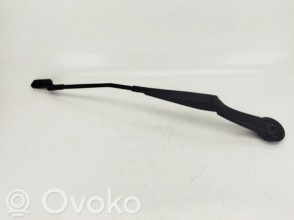 Ford Focus Front wiper blade arm 