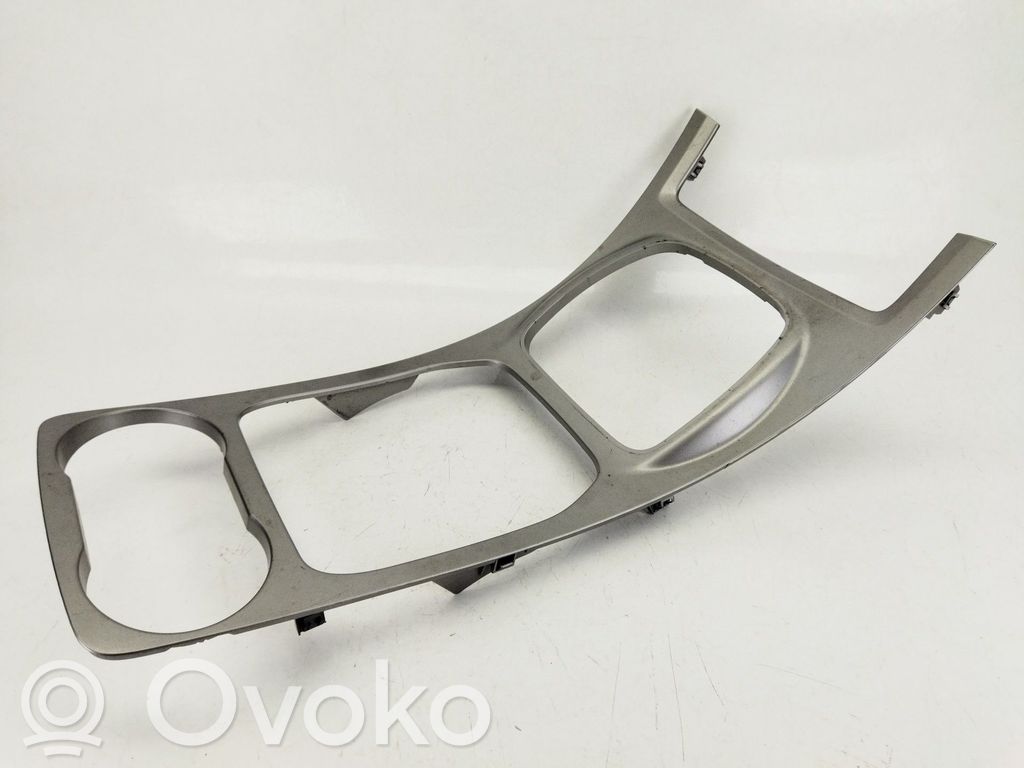 Ford S-MAX Garniture inférieure 