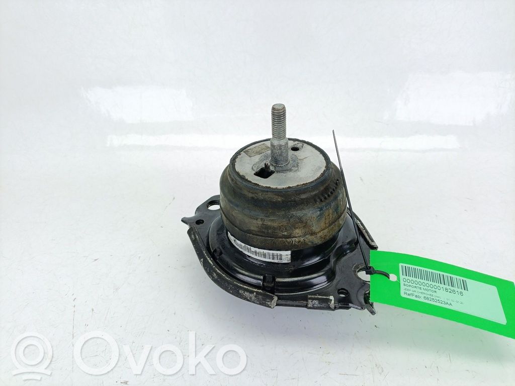 Jeep Grand Cherokee Engine mount bracket 