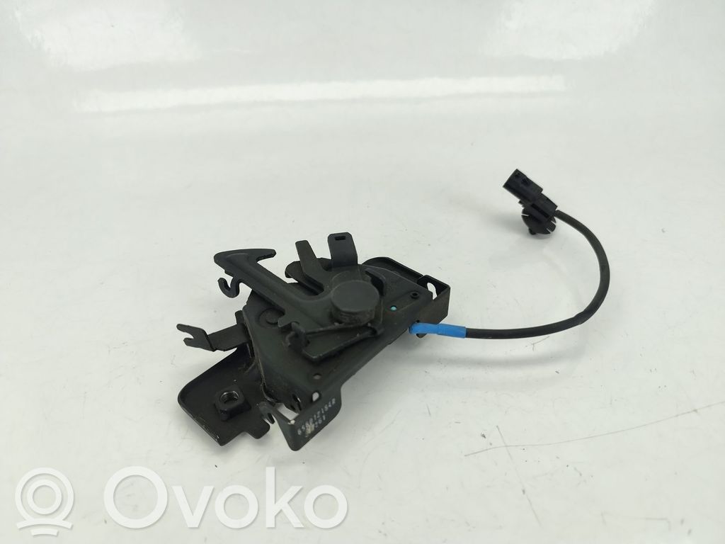 Renault Megane IV Tie down hook / loop 
