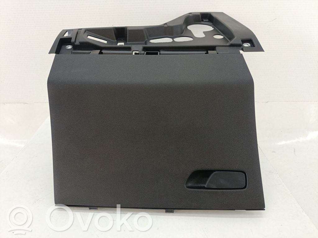 Audi A1 Glove box 