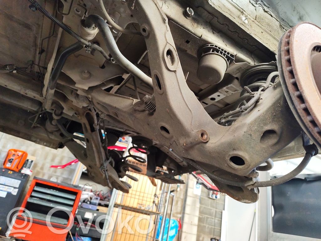Brazo de suspensión trasero   9807505080