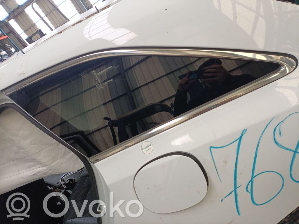 KIA Ceed Ventanilla de ventilación de la puerta trasera 