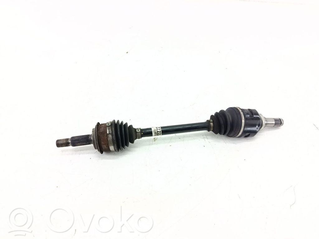 Toyota Yaris Półoś przednia 