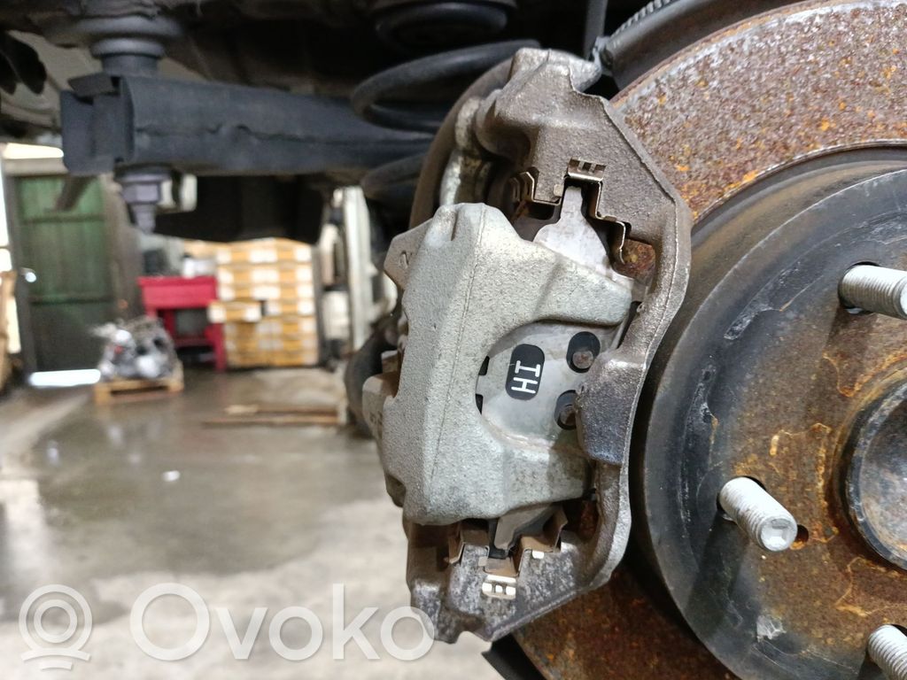 Toyota Corolla E160 E170 Jarrusatulan tyynyn pidike takana 
