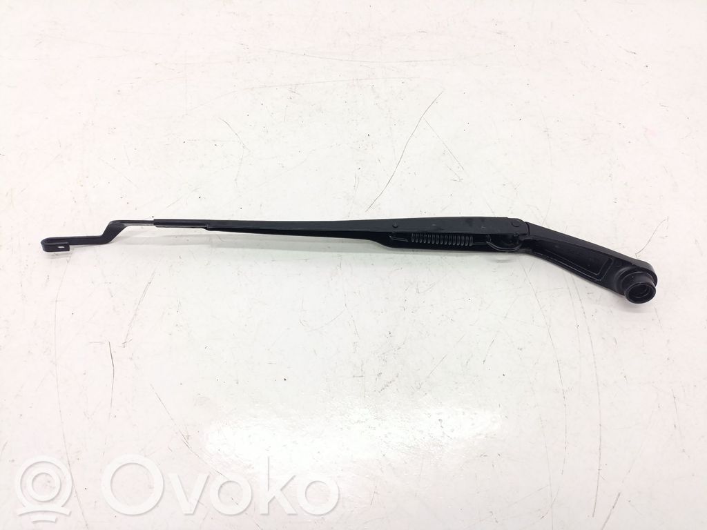 KIA Xceed Front wiper blade arm 