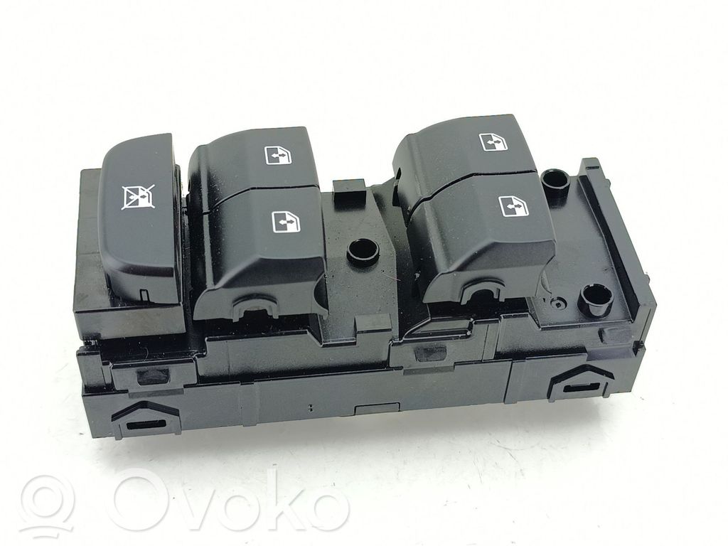 KIA Xceed Electric window control switch 