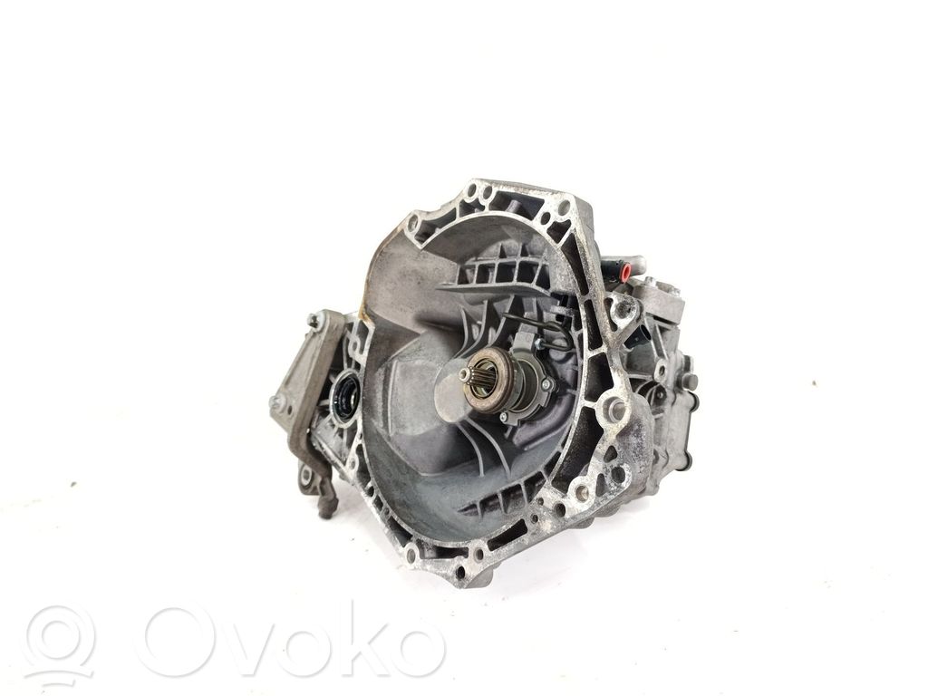 Opel Corsa E Cutie viteze manuală cu 5 trepte 