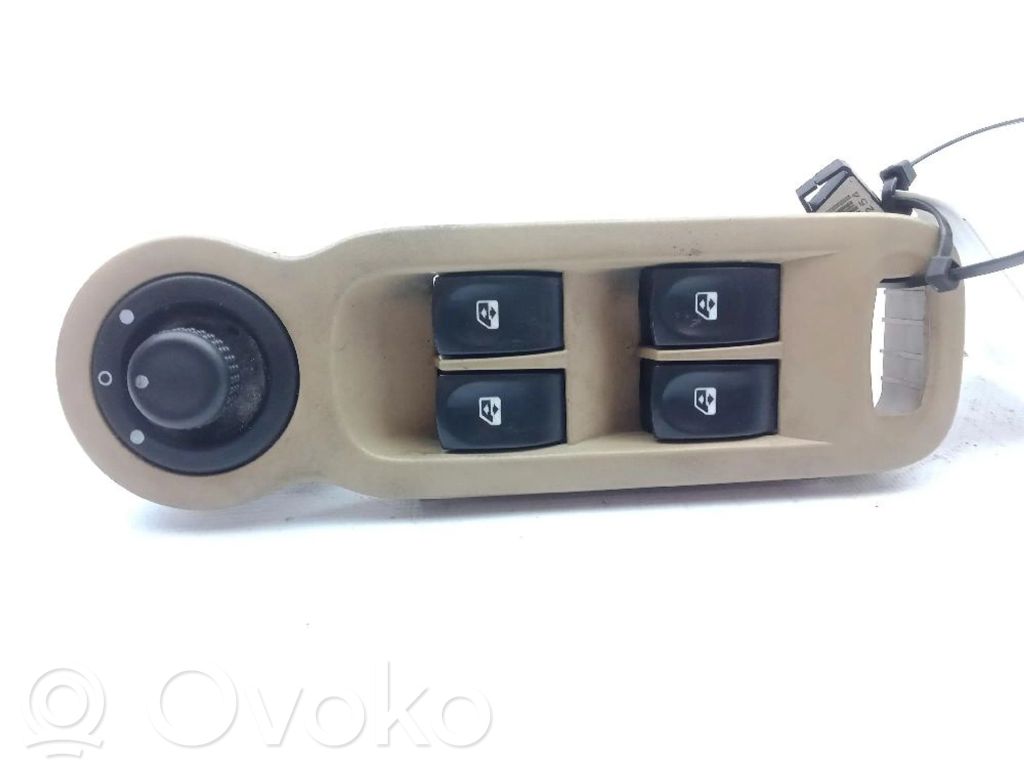 Renault Modus Electric window control switch 